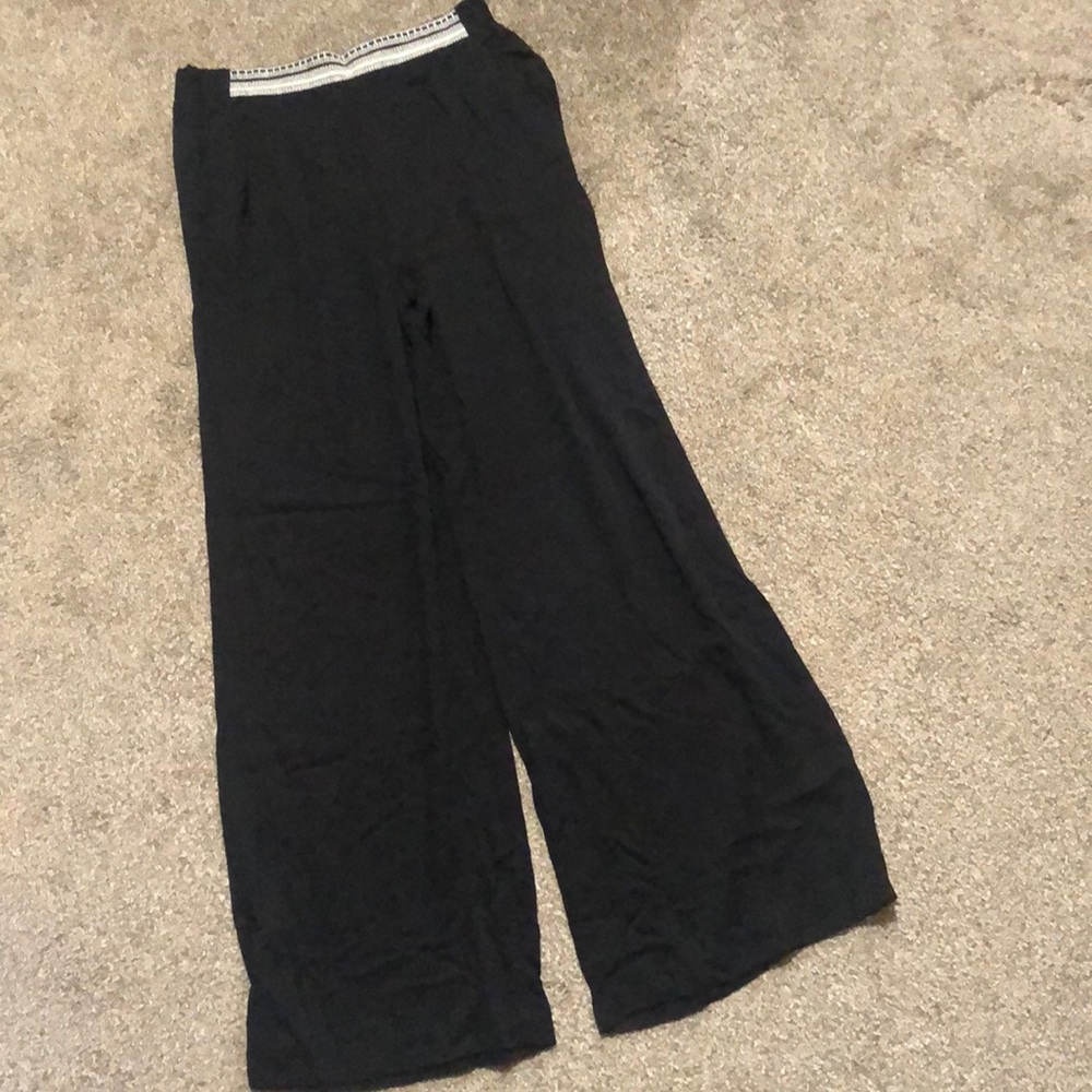 Wide leg. Mid/high rise elastic waist size small